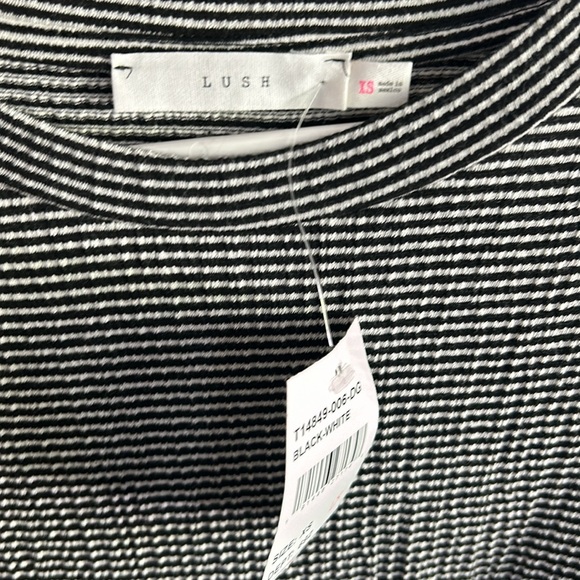 Black and white tee - Picture 2 of 2